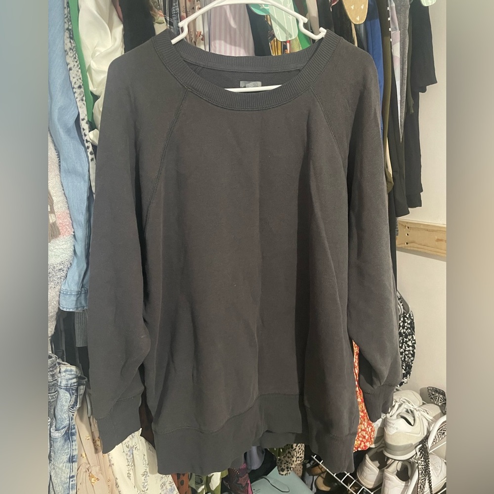 Crew neck sweat shirt